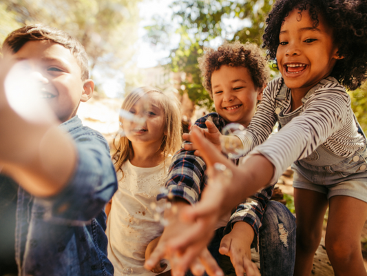 La importancia del tiempo sin pantalla para los niños